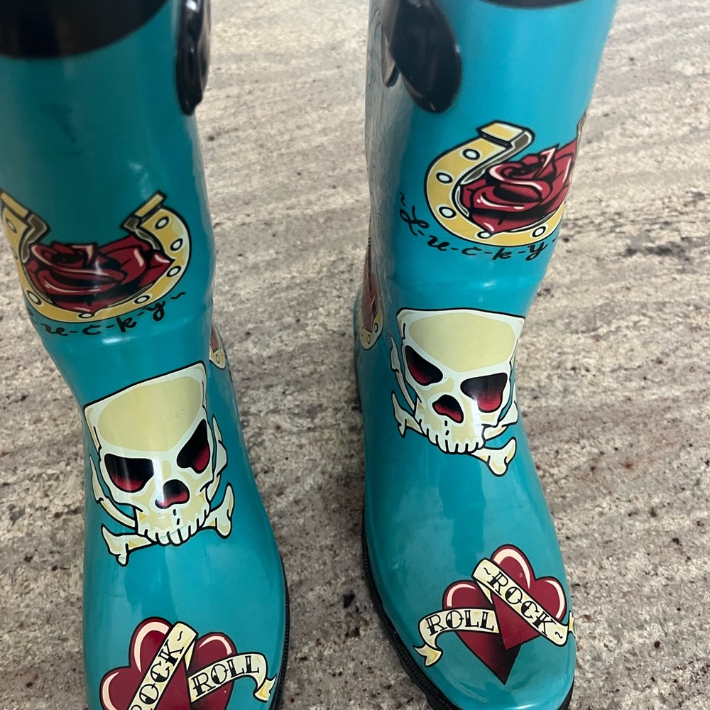 Chooka Size 4 Lucky Rock N Roll Rain Boots with skulls Tattoo Print